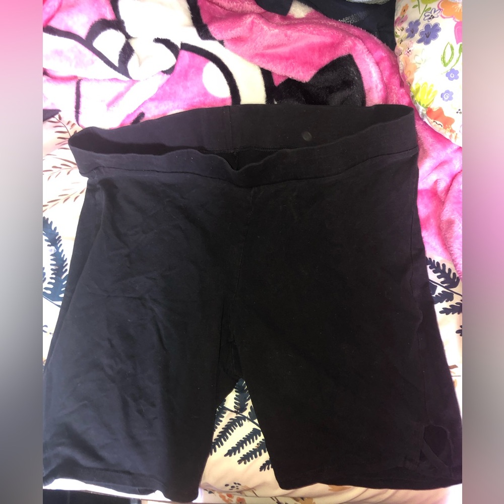 Torrid Black Leggings High-Waisted Stretchy shorts